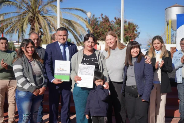 Patquía celebró su 135° aniversario con actos oficiales y entrega de viviendas
