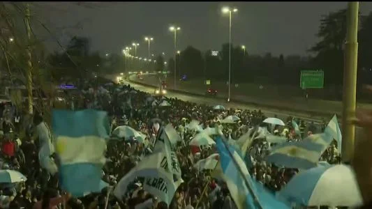 Una multitud recibió a la Selección en el predio de la AFA