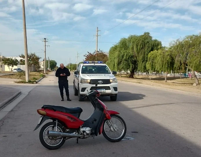 Una motociclista con heridas de consideraci&oacute;n tras chocar contra un perro