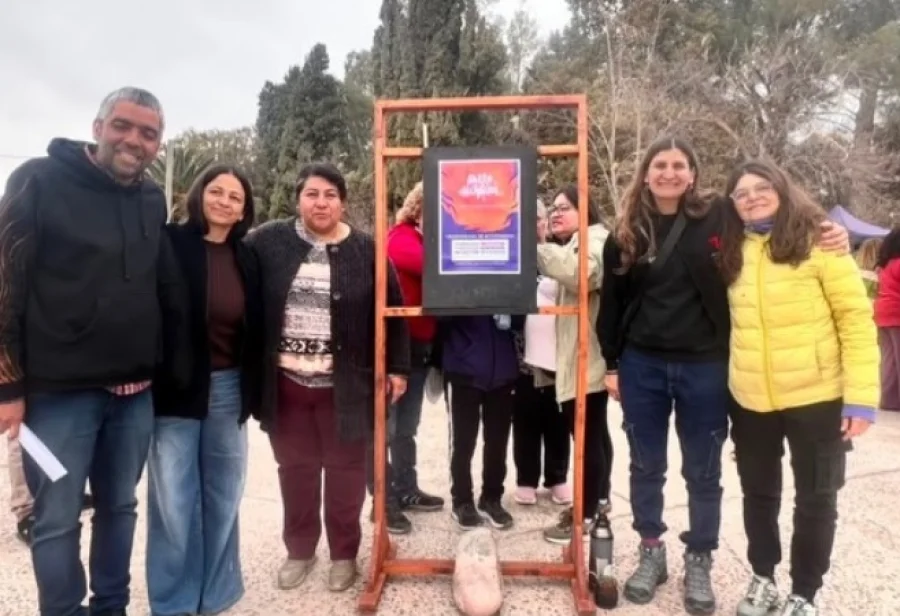 Norma. Se crea por Ley Provincial N&deg; 3.256 . El Mercado Artesanal tiene la misi&oacute;n fundamental de preservar, proteger, difundir y fortalecer los oficios artesanales.