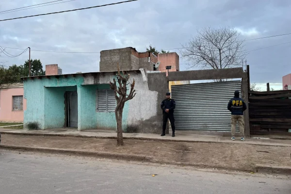 La PFA desarticuló un punto de venta de drogas y detuvo a una persona