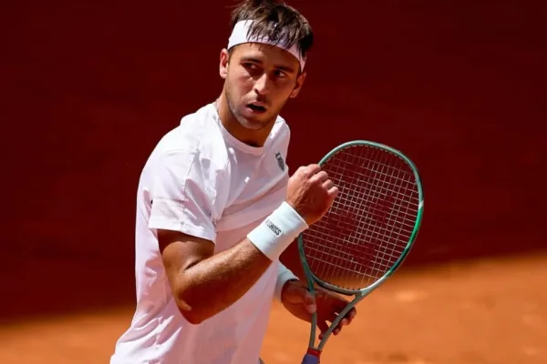 Tomás Etcheverry remontó y selló su boleto a semifinales del ATP 250 de Kitzbühel