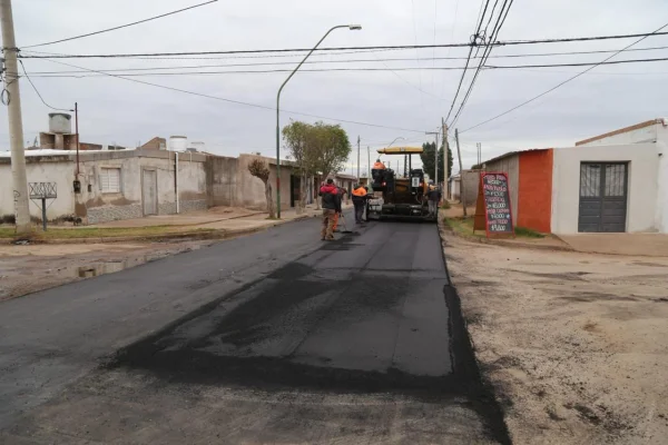 Avanza la repavimentación del Barrio Argentino en la Capital