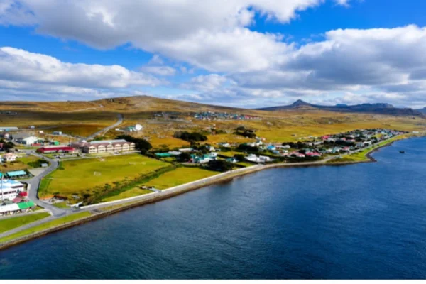 Una naviera chilena negocia sumarse a la logística de la explotación petrolera en Malvinas
