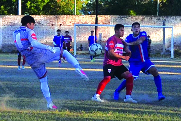 San Román derrotó a Unión y toma confianza en el torneo