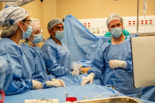 Hito médico en el Garrahan: realizaron la primera transfusión a un bebé dentro del vientre materno