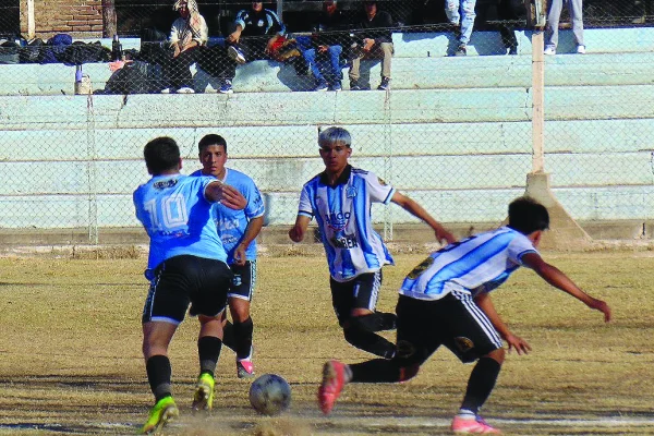 Fútbol de Chilecito: Joaquín triunfó ante el Celeste y llegó a la punta de la Zona A