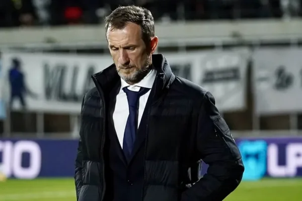 Las duras frases del Vasco Arruabarrena tras la goleada sufrida con Riestra