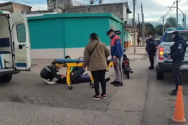 Buscan a un conductor que se dio a la fuga tras chocar a una motocicleta en Barrio Vial