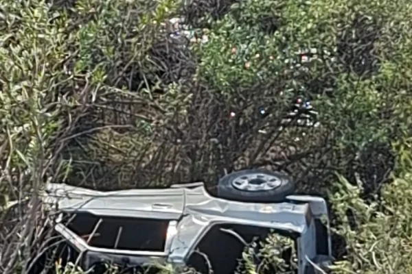 Espectacular vuelco en Santa Florentina: tres hombres se salvaron de milagro tras caer a un precipicio