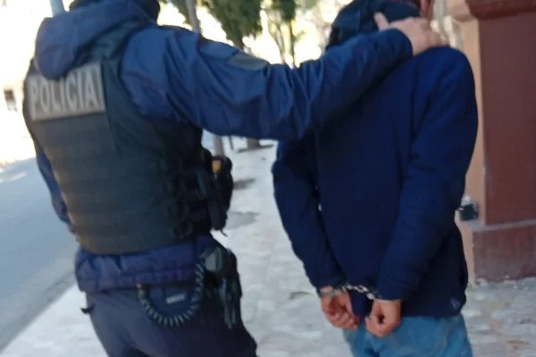 Detuvieron a un hombre con pedido de captura por el robo de una motocicleta