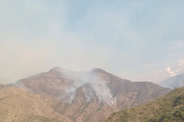 Continúa el operativo para combatir el incendio en Guanchín y no se registran riesgos para la población